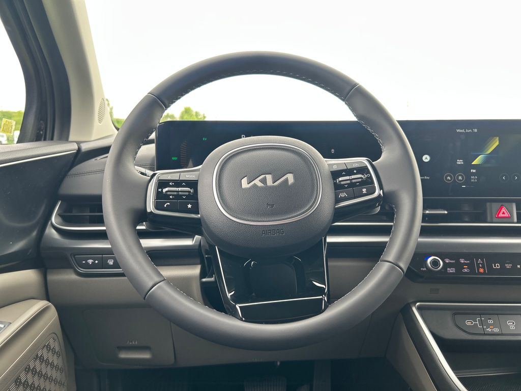 new 2026 Kia Carnival Hybrid car, priced at $40,982