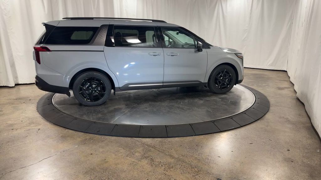 new 2025 Kia Carnival car, priced at $47,912