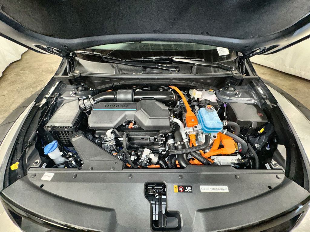 new 2025 Kia Sportage Plug-In Hybrid car, priced at $45,042