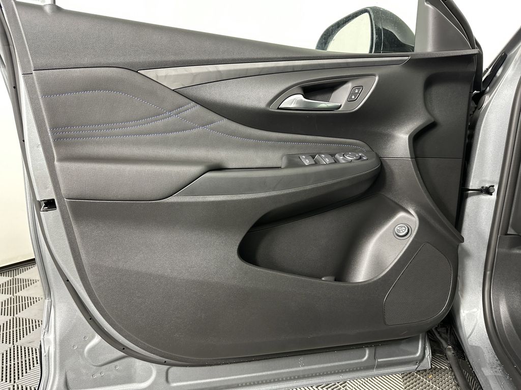 new 2025 Buick Envista car, priced at $29,869