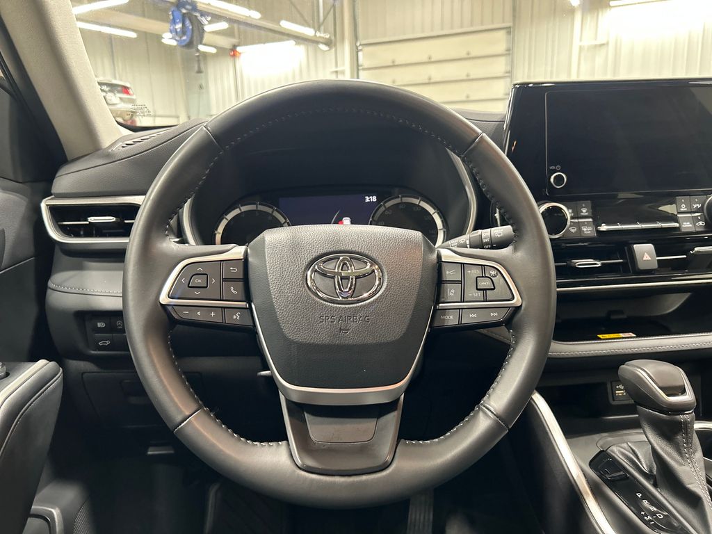 used 2023 Toyota Highlander car, priced at $42,455
