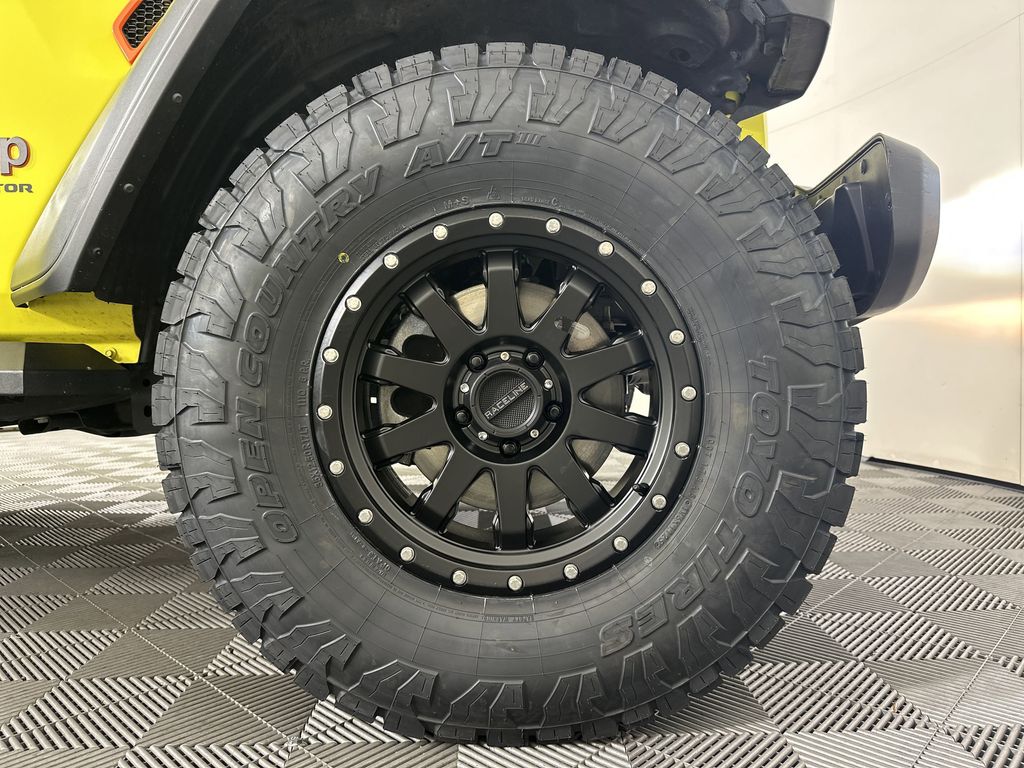 used 2023 Jeep Gladiator car, priced at $36,798