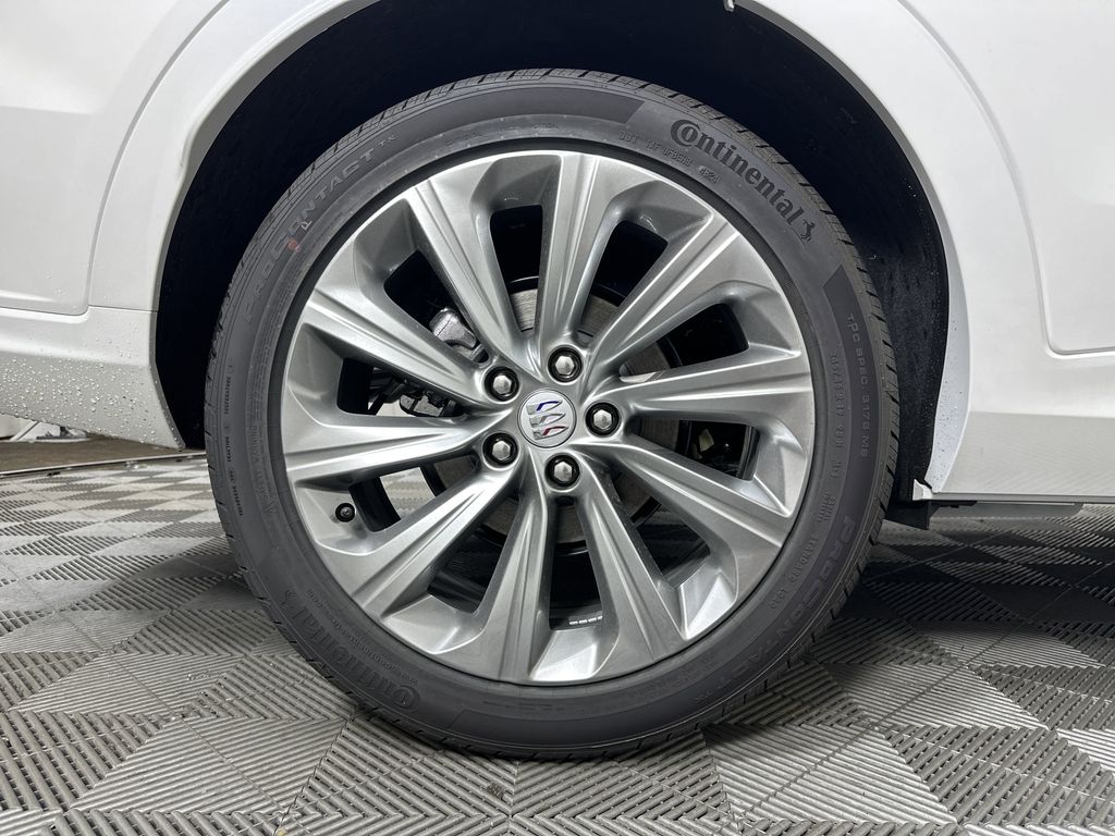 new 2025 Buick Envista car, priced at $30,095