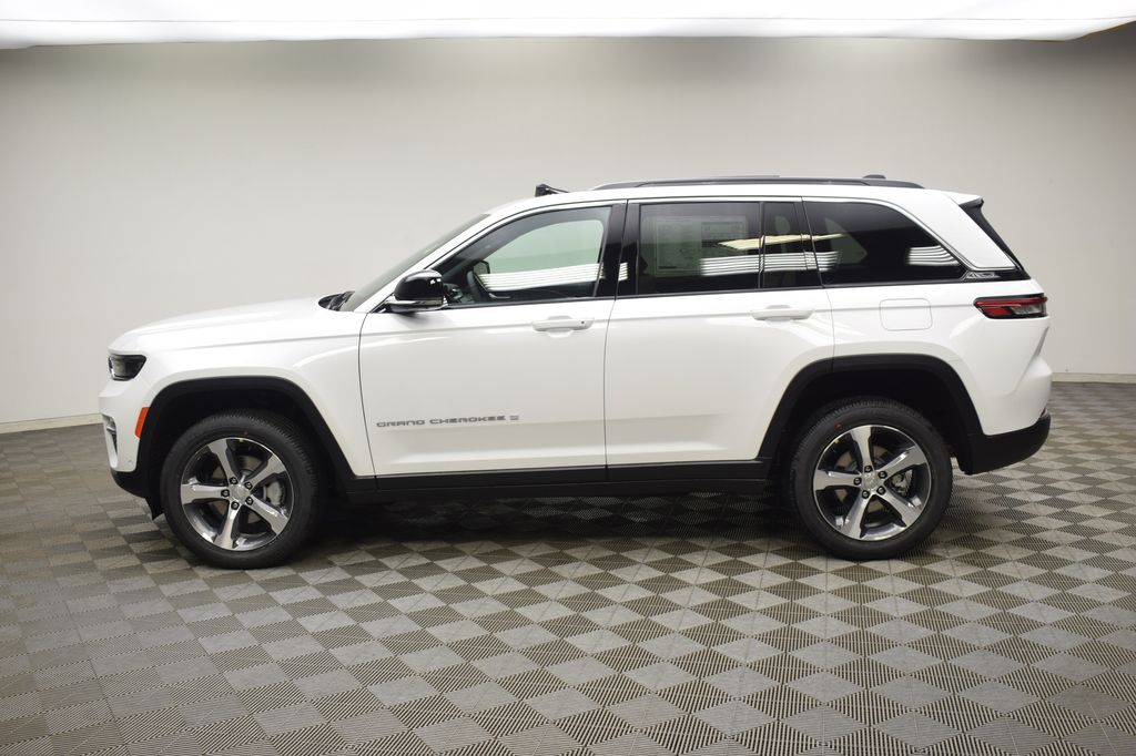new 2025 Jeep Grand Cherokee car, priced at $52,938