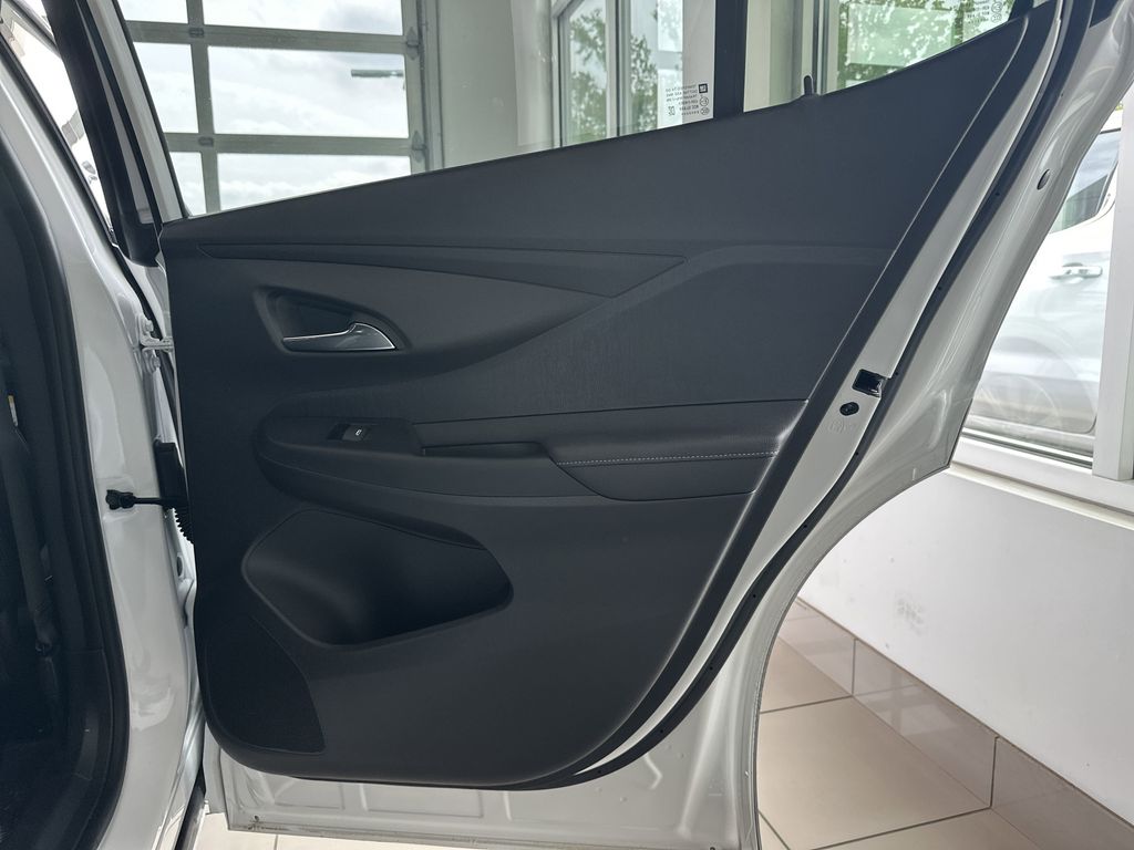 new 2025 Buick Envista car, priced at $31,585