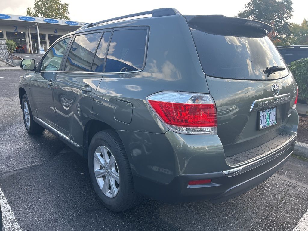 used 2013 Toyota Highlander car, priced at $14,992