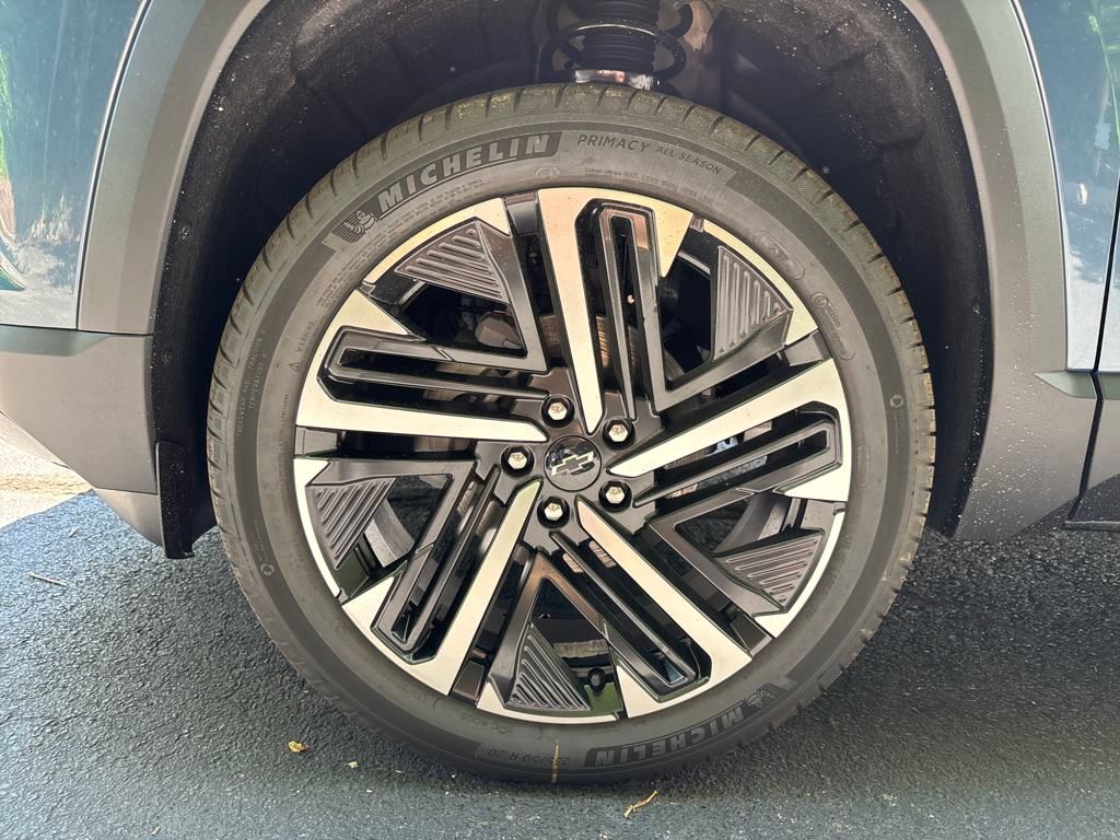 new 2026 Chevrolet Equinox car, priced at $36,895
