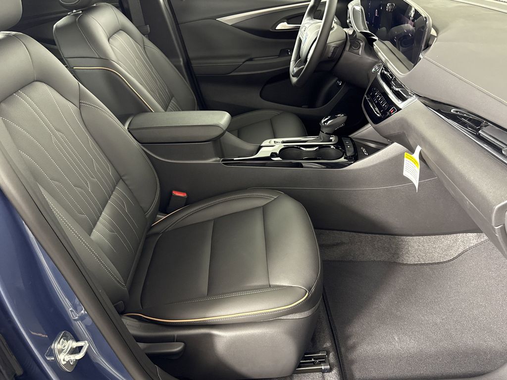 new 2025 Buick Envista car, priced at $31,085