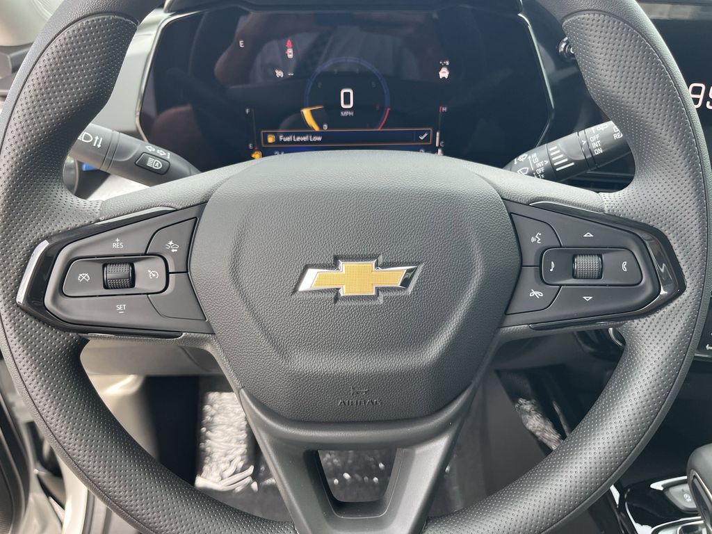 new 2025 Chevrolet Trax car, priced at $23,274