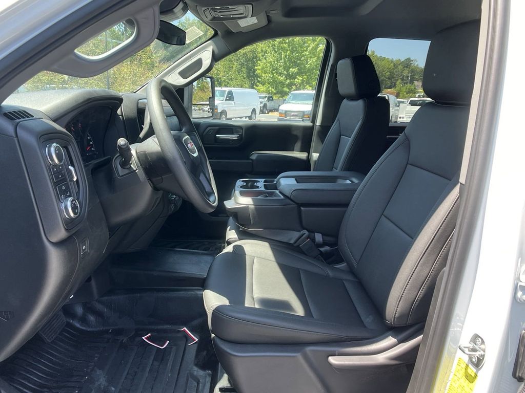 new 2024 GMC Sierra 2500HD car, priced at $48,933