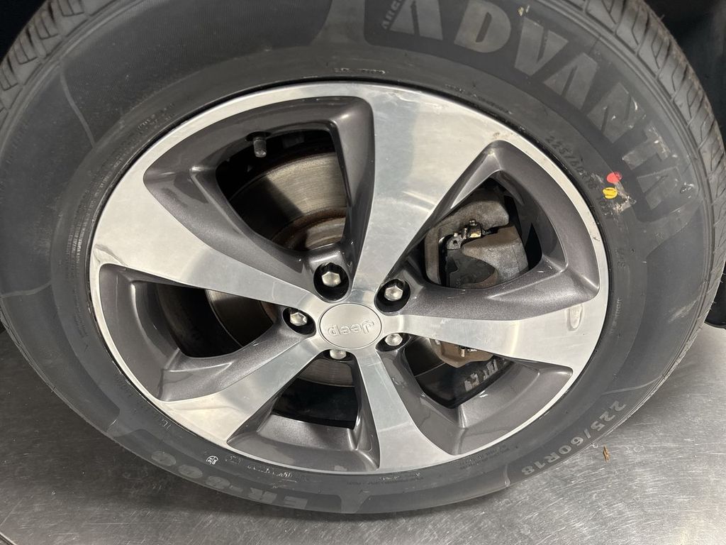 used 2019 Jeep Cherokee car, priced at $16,283