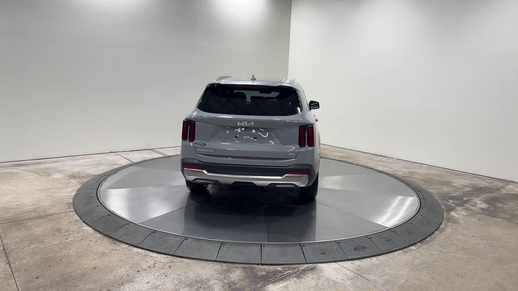 new 2025 Kia Sorento car, priced at $35,985