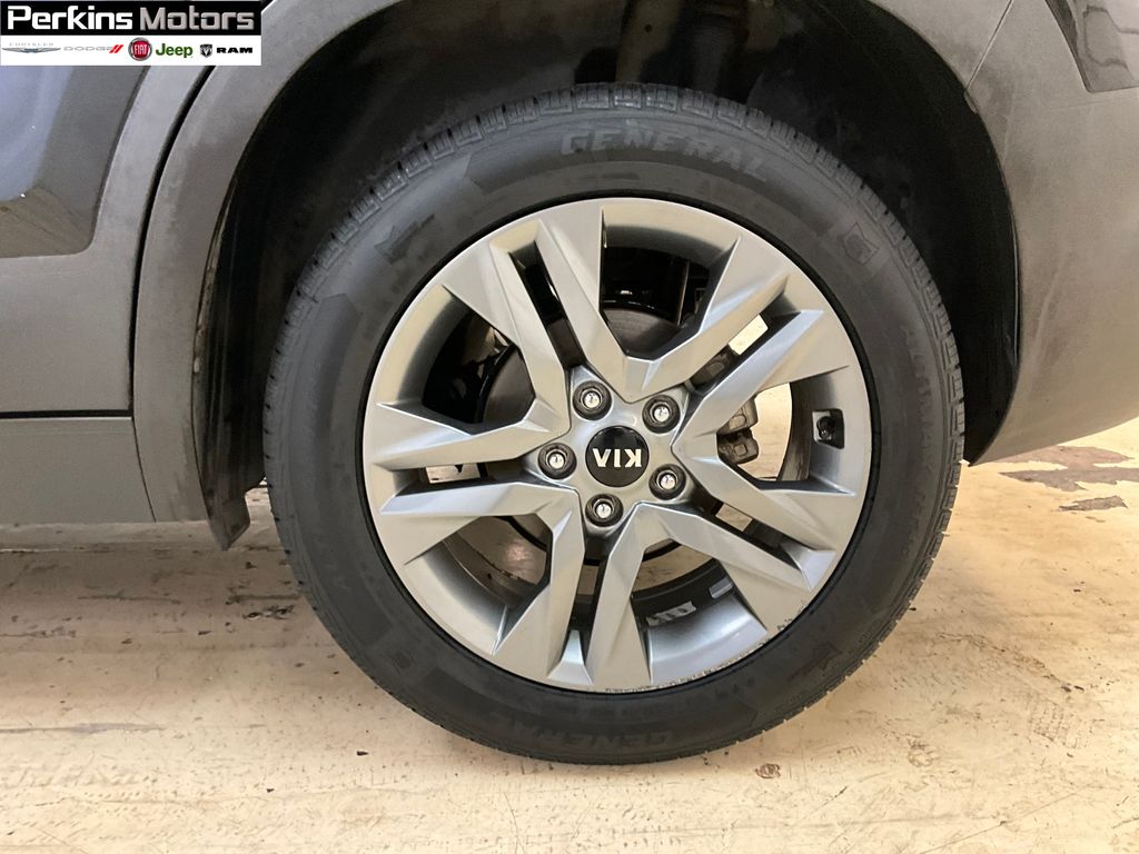 used 2021 Kia Seltos car, priced at $17,494