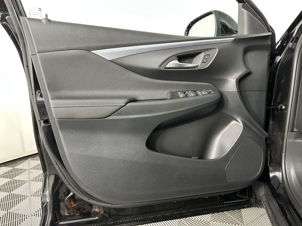 new 2025 Buick Envista car, priced at $25,190