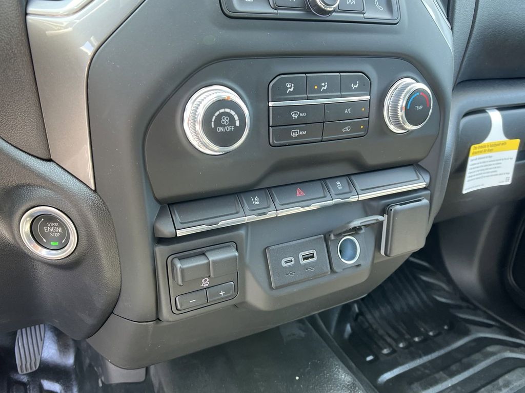 new 2024 GMC Sierra 2500HD car, priced at $48,933