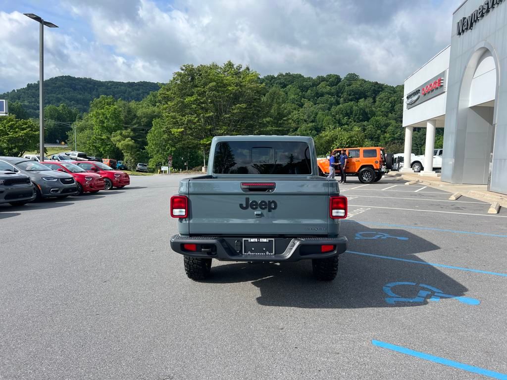 new 2025 Jeep Gladiator car, priced at $46,990