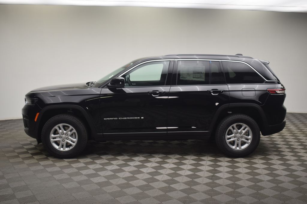 new 2025 Jeep Grand Cherokee car, priced at $40,067