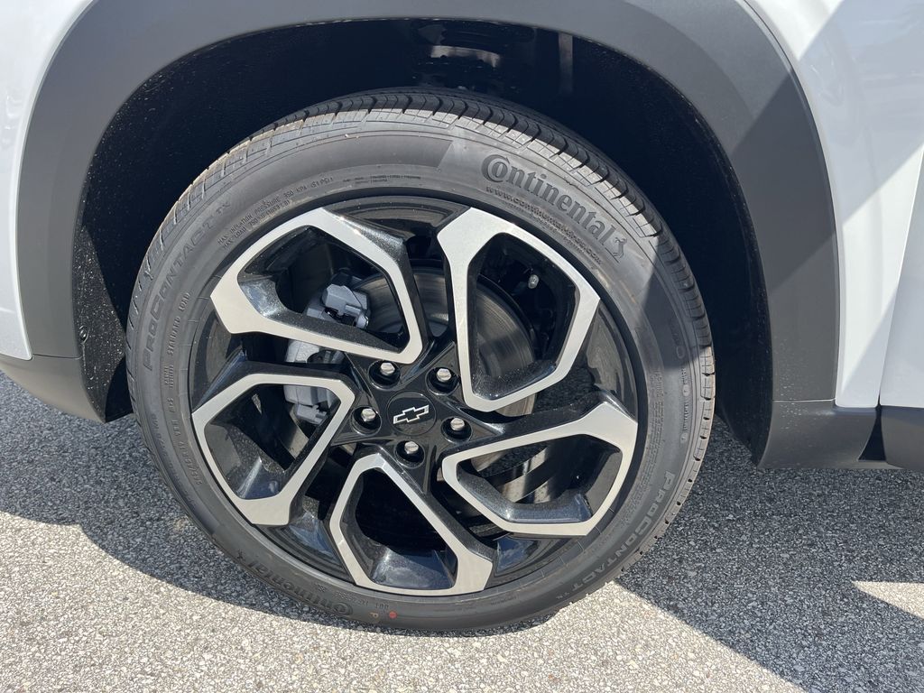 new 2025 Chevrolet Trax car, priced at $27,780