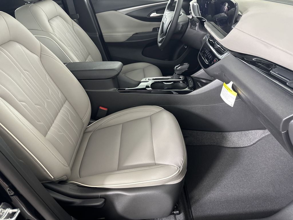 new 2025 Buick Envista car, priced at $29,495