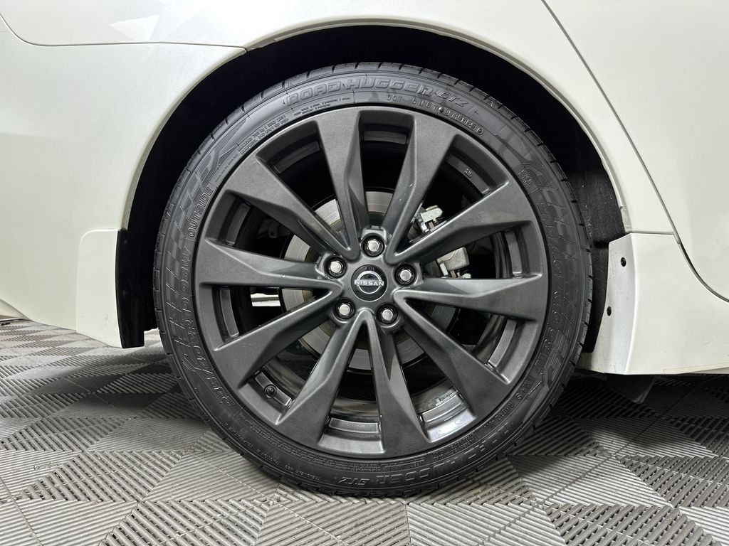 used 2023 Nissan Maxima car, priced at $30,834
