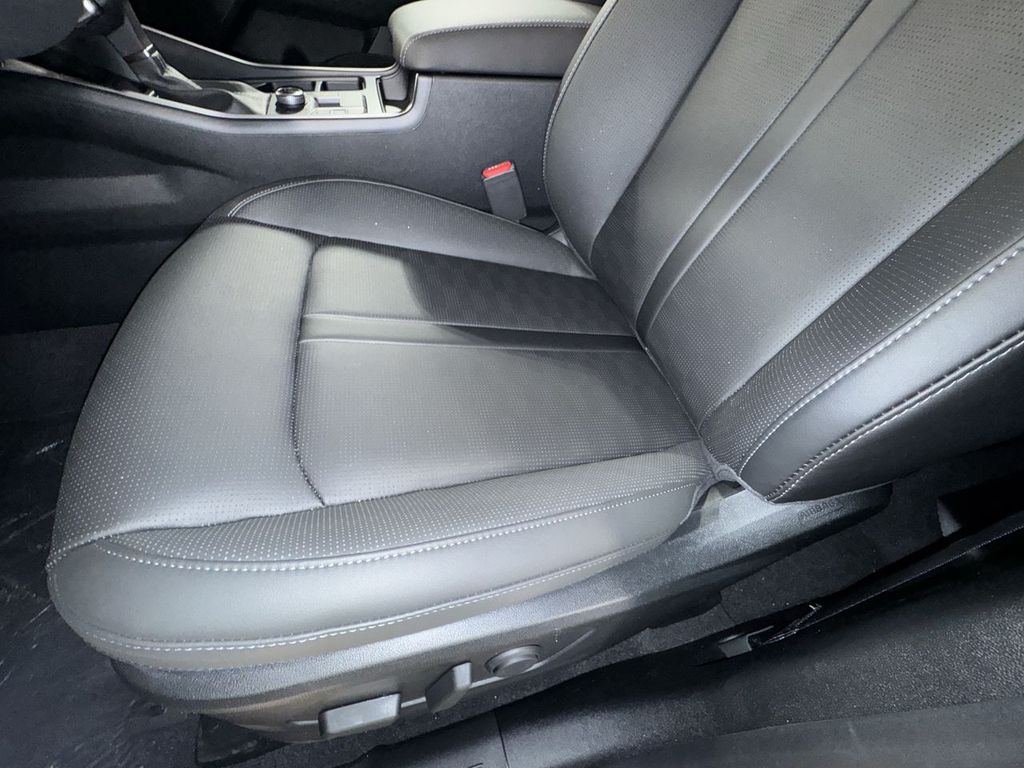 new 2025 Kia Sorento car, priced at $40,546