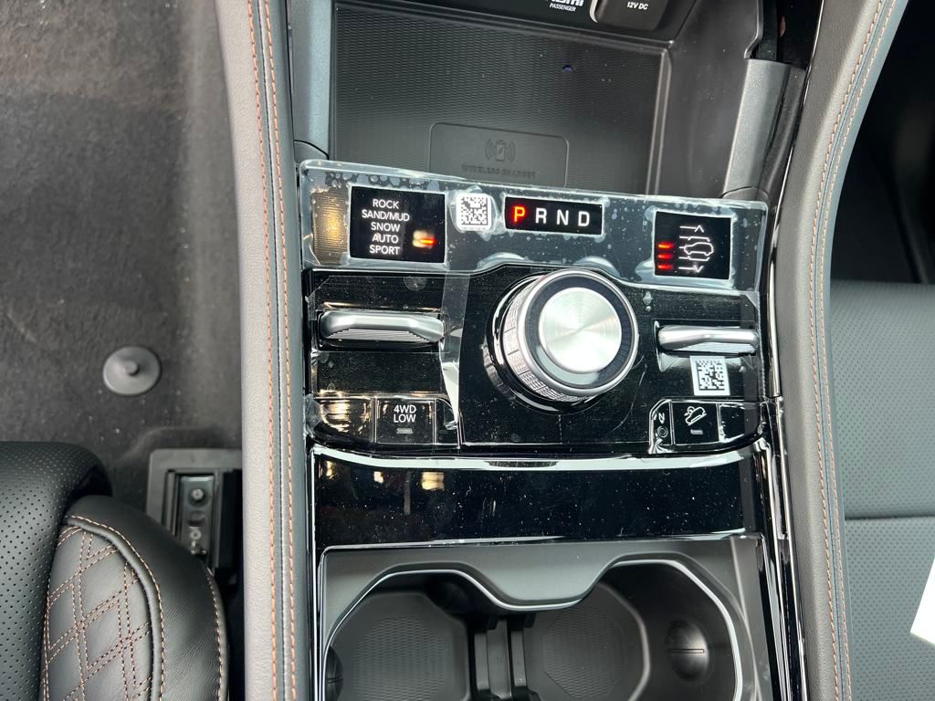 new 2025 Jeep Grand Cherokee car, priced at $65,990
