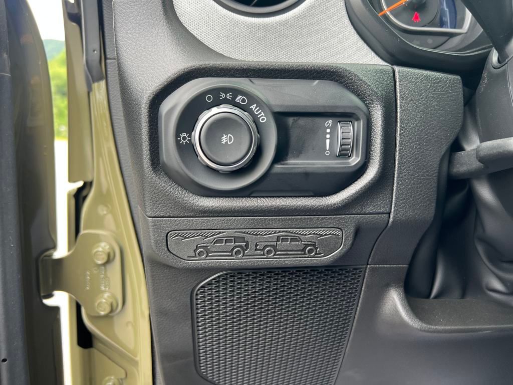 new 2025 Jeep Wrangler car, priced at $48,327