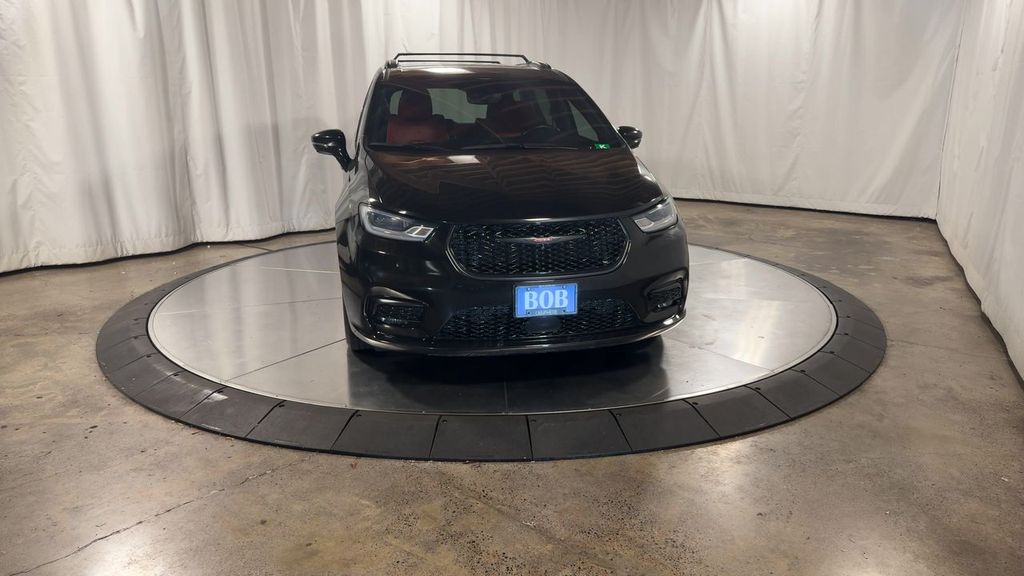 used 2021 Chrysler Pacifica Hybrid car, priced at $27,482