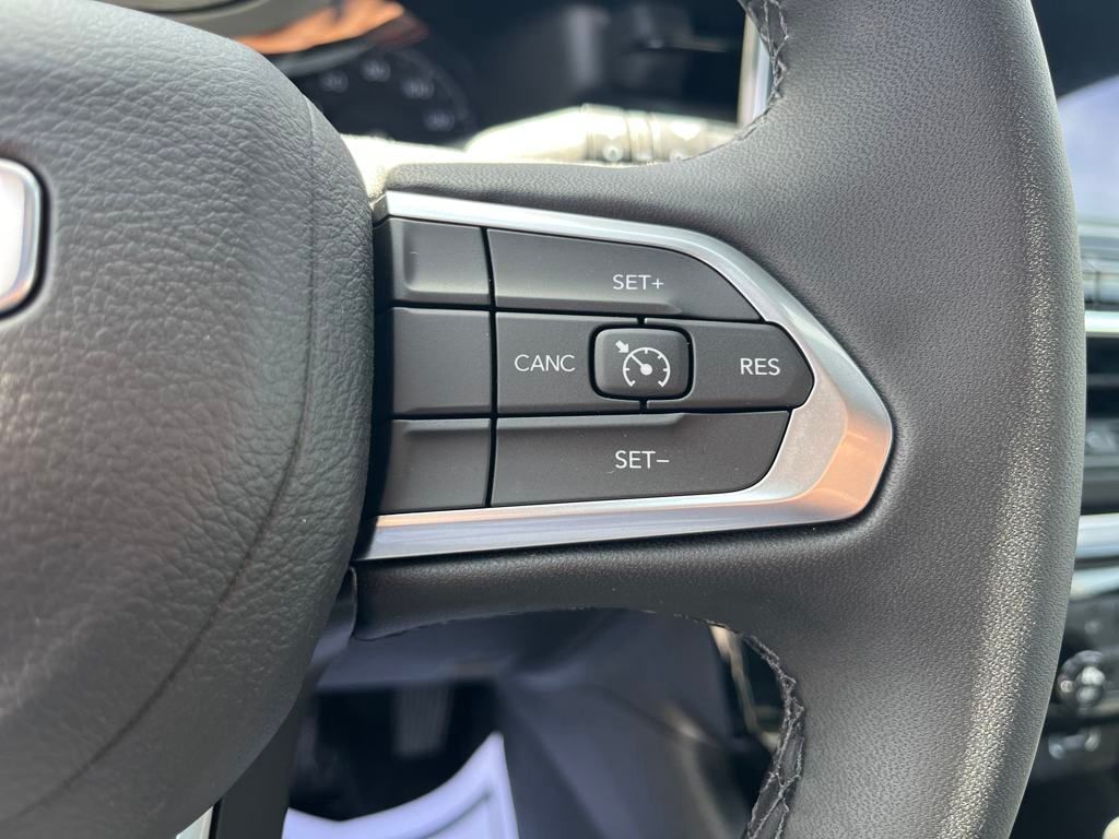 new 2025 Jeep Compass car, priced at $28,990