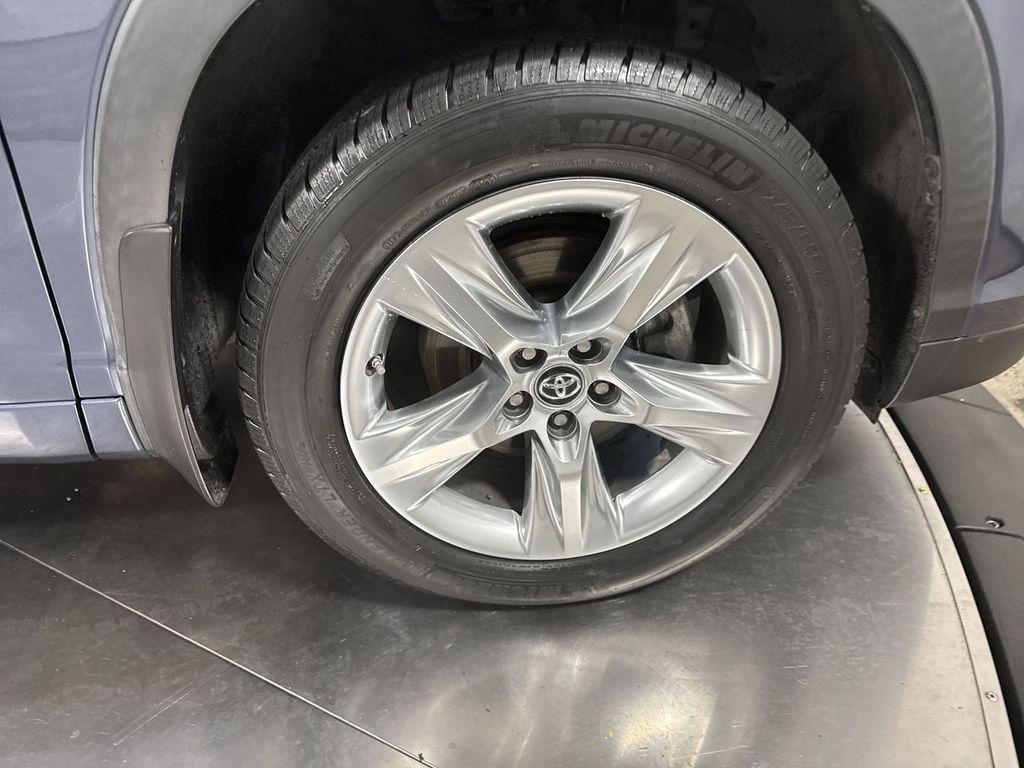 used 2016 Toyota Highlander car, priced at $19,458