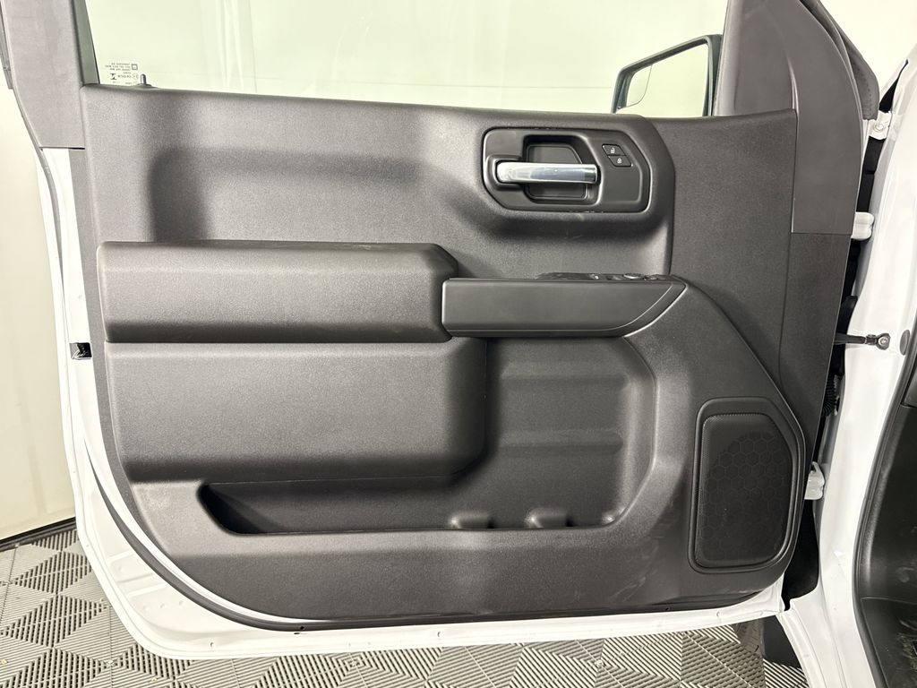 new 2025 GMC Sierra 1500 car, priced at $33,145