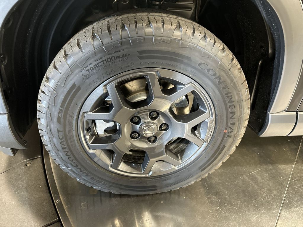 new 2025 Honda Pilot car, priced at $50,895