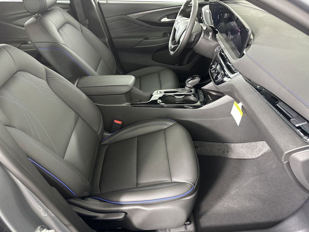 new 2025 Buick Envista car, priced at $29,869