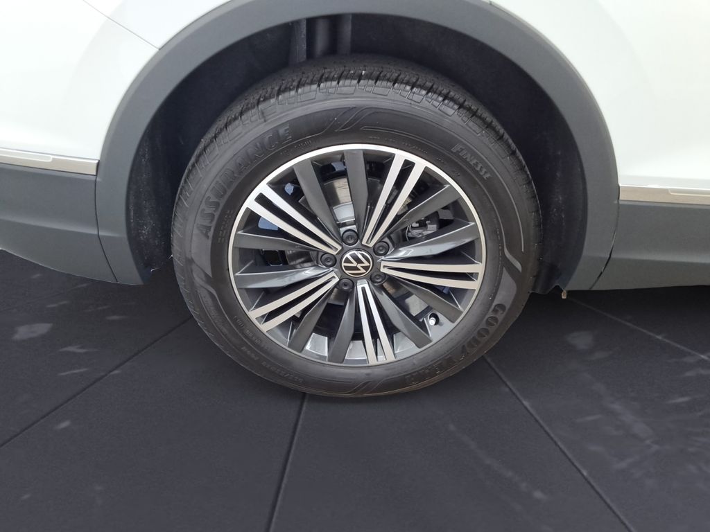 used 2024 Volkswagen Tiguan car