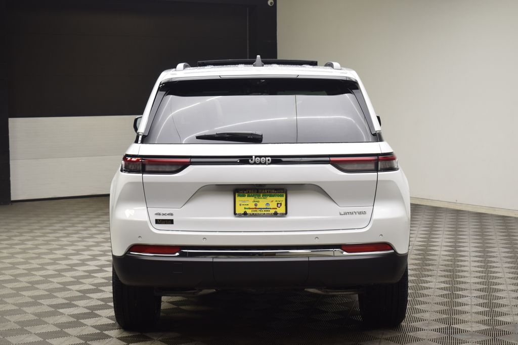 new 2025 Jeep Grand Cherokee car, priced at $52,938