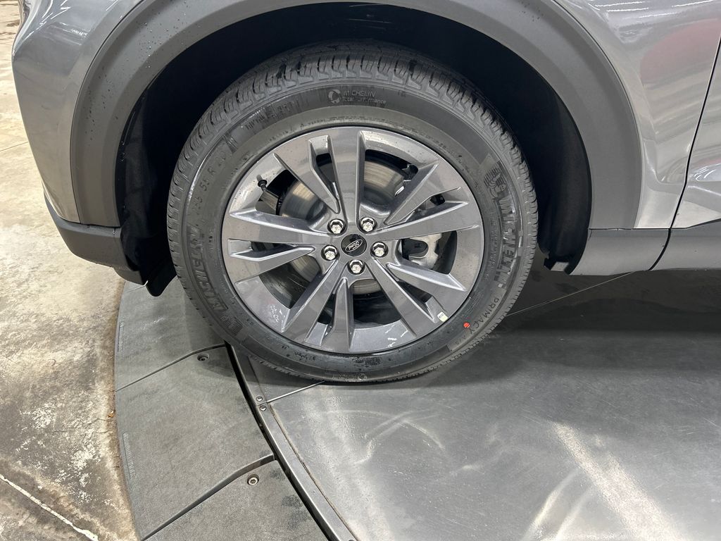 new 2025 Ford Explorer car, priced at $45,826