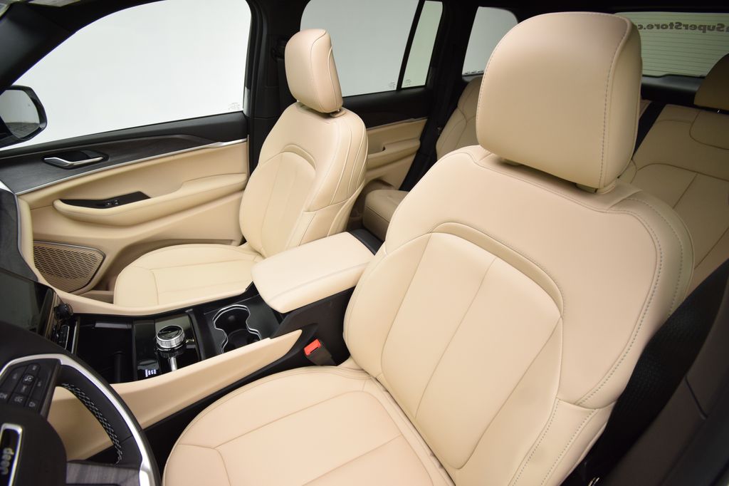 new 2025 Jeep Grand Cherokee car, priced at $49,254