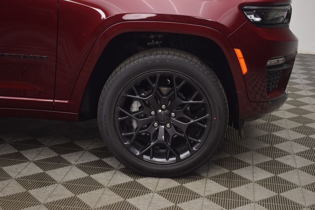 new 2025 Jeep Grand Cherokee car, priced at $61,204