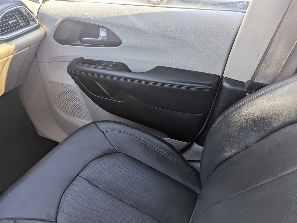 used 2018 Chrysler Pacifica car, priced at $11,193