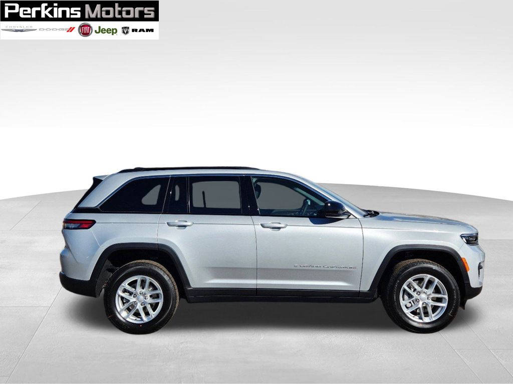 new 2025 Jeep Grand Cherokee car, priced at $37,959