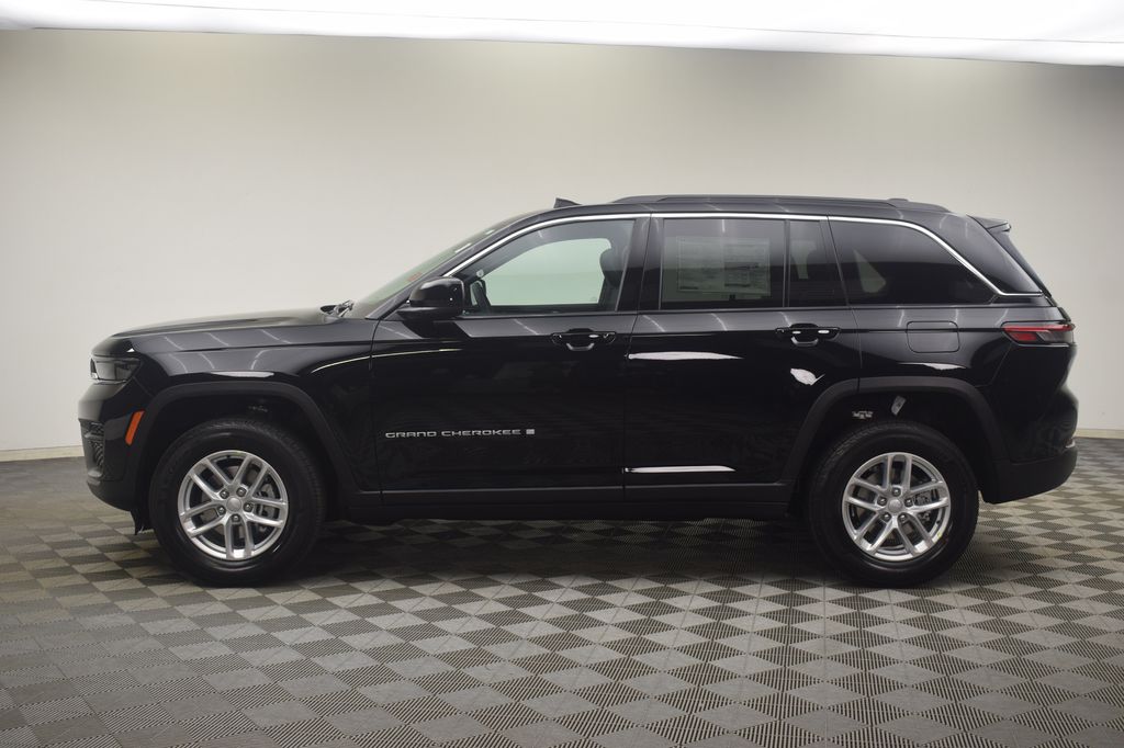 new 2025 Jeep Grand Cherokee car, priced at $35,165