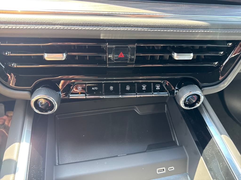 new 2025 Chevrolet Suburban car, priced at $69,445