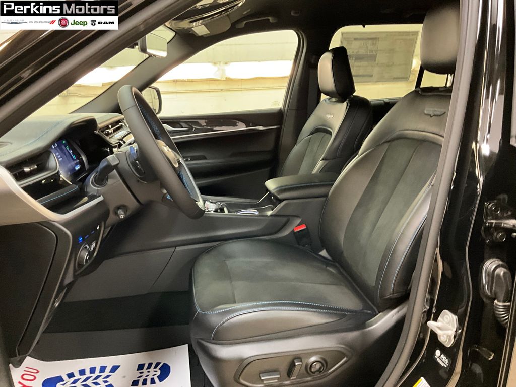 new 2025 Jeep Grand Cherokee car, priced at $65,815