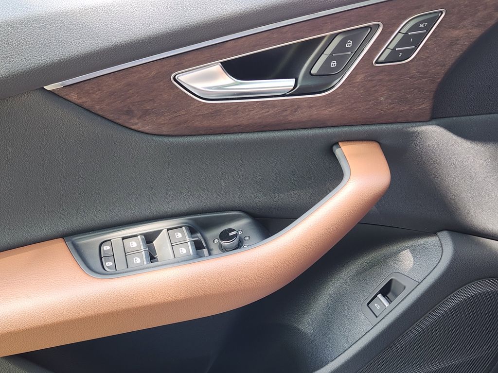 new 2025 Audi Q8 car, priced at $78,865