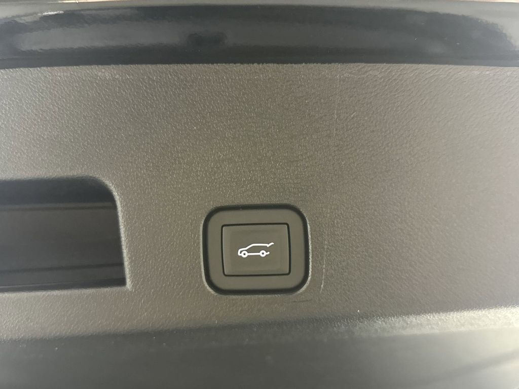 new 2025 Buick Enclave car, priced at $46,530