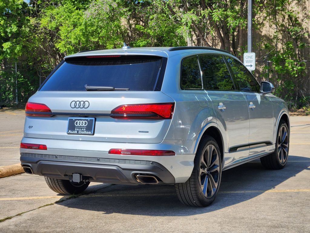 new 2025 Audi Q7 car, priced at $77,840