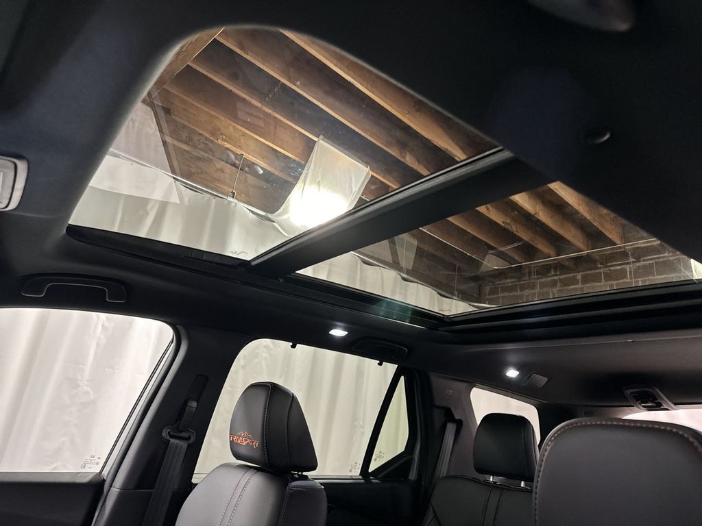 new 2025 Honda Pilot car, priced at $50,895