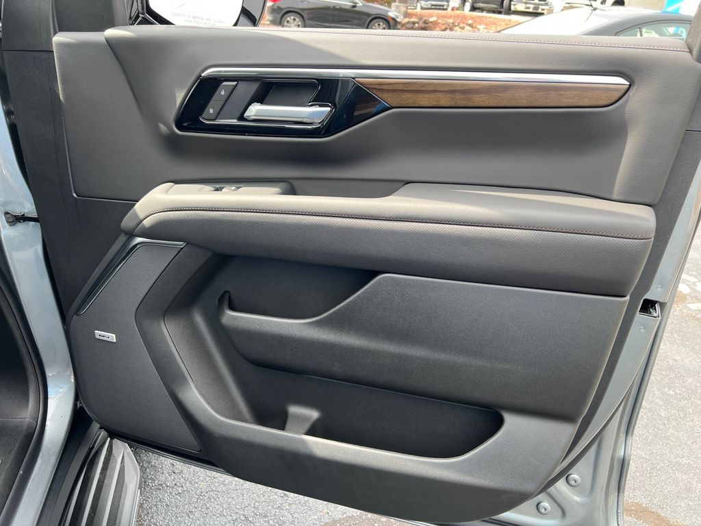 new 2025 Chevrolet Tahoe car, priced at $80,411