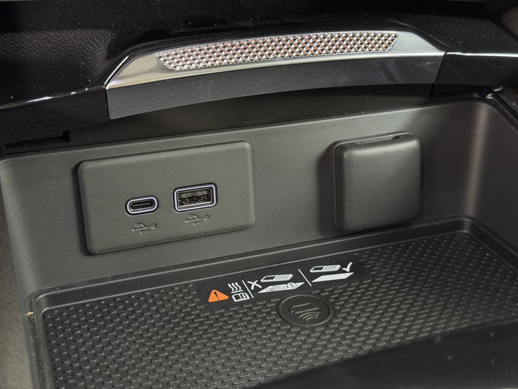 new 2025 Buick Envision car, priced at $39,240