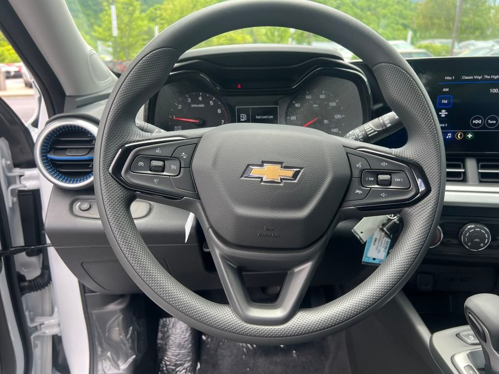 new 2025 Chevrolet Trax car, priced at $21,895